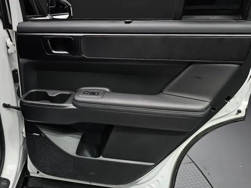 2024 Hyundai Santa Fe с пробегом 14 031 км