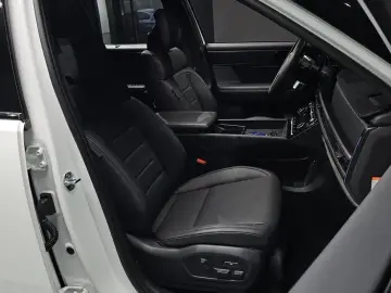 2024 Hyundai Santa Fe с пробегом 14 031 км