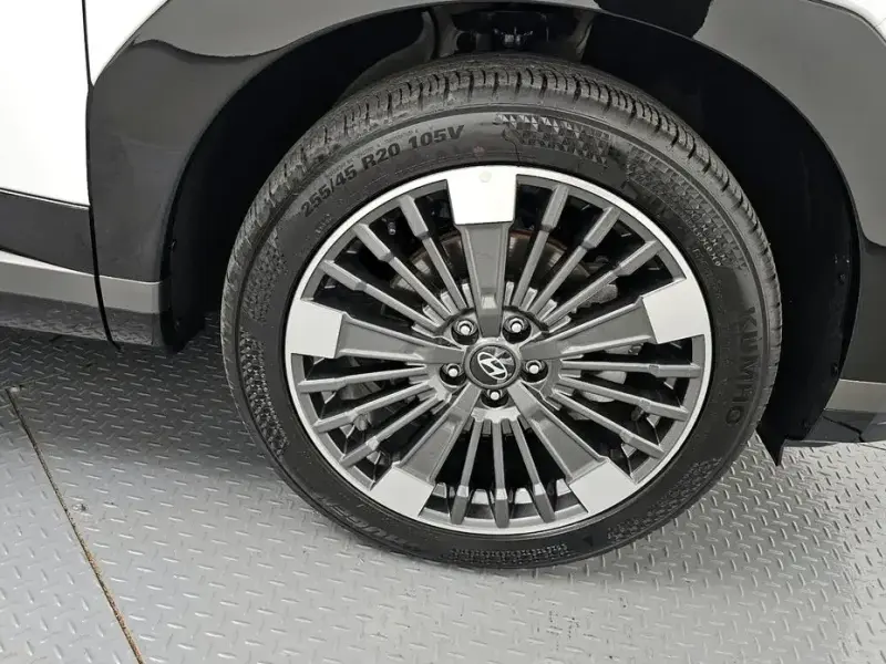 2023 Hyundai Santa Fe с пробегом 24 696 км