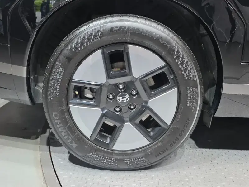 2024 Hyundai Santa Fe с пробегом 35 802 км