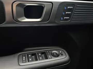 2024 Hyundai Santa Fe с пробегом 35 802 км