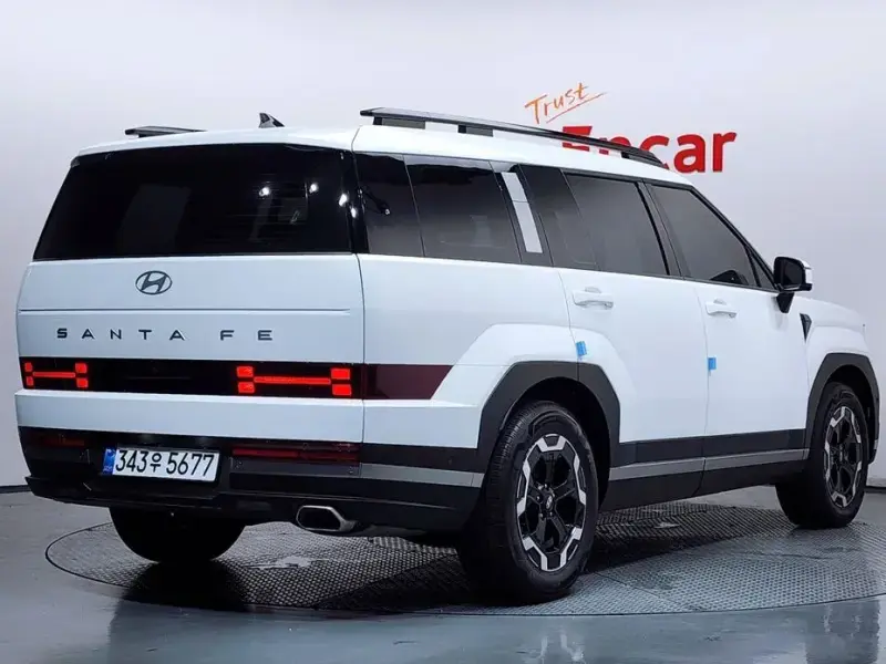 2025 Hyundai Santa Fe с пробегом 10 015 км