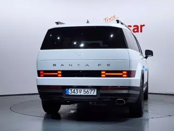 2025 Hyundai Santa Fe с пробегом 10 015 км