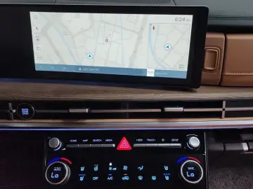 2025 Hyundai Santa Fe с пробегом 10 015 км