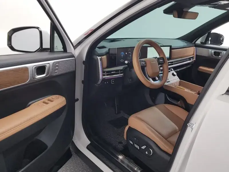 2025 Hyundai Santa Fe с пробегом 10 015 км