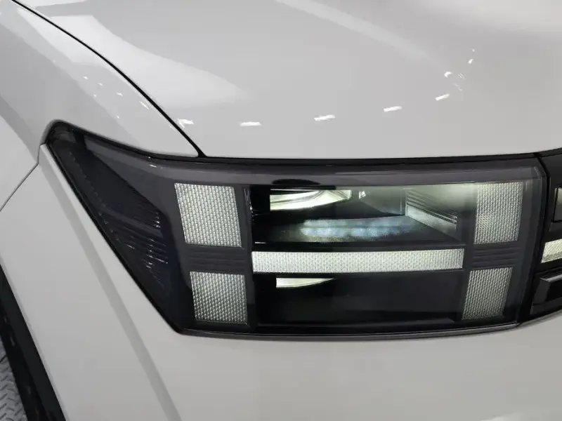 2025 Hyundai Santa Fe с пробегом 10 015 км