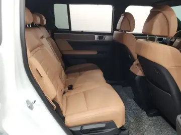 2025 Hyundai Santa Fe с пробегом 10 015 км