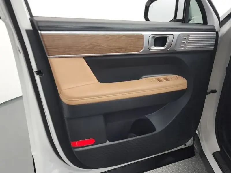 2025 Hyundai Santa Fe с пробегом 10 015 км