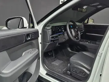 2025 Hyundai Santa Fe с пробегом 20 958 км