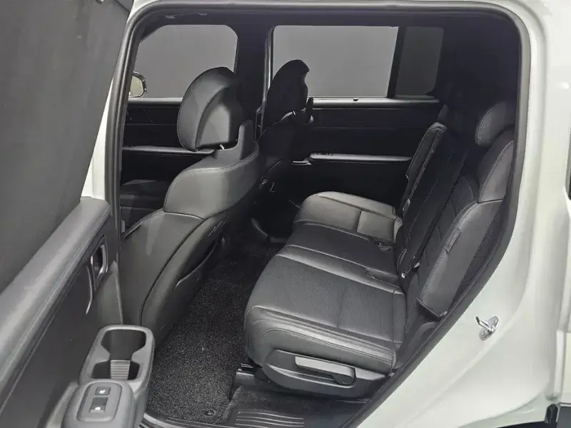 2025 Hyundai Santa Fe с пробегом 20 958 км