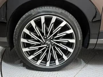 2024 Hyundai Santa Fe с пробегом 12 040 км