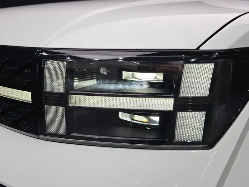 2025 Hyundai Santa Fe с пробегом 20 958 км