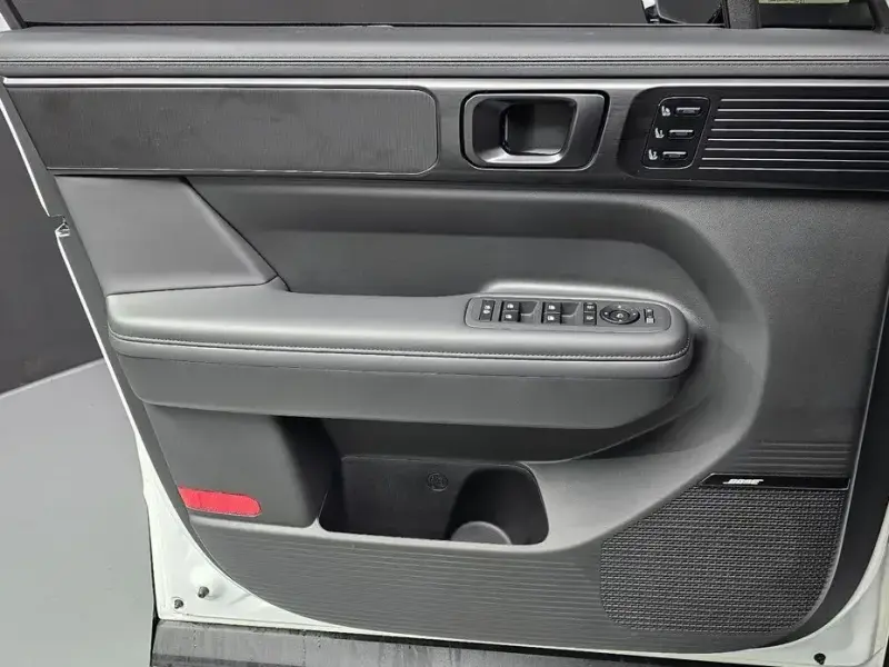 2025 Hyundai Santa Fe с пробегом 20 958 км