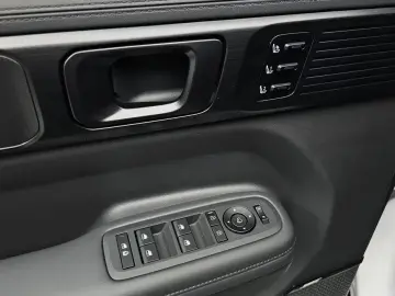 2025 Hyundai Santa Fe с пробегом 20 958 км