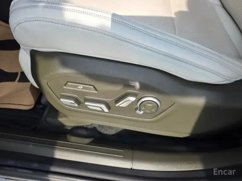 2023 Hyundai Santa Fe с пробегом 32 495 км