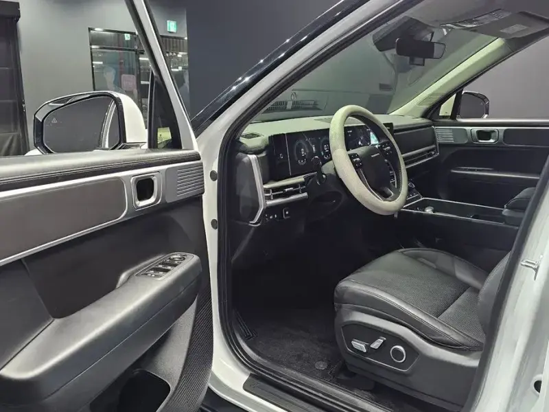 2025 Hyundai Santa Fe с пробегом 28 938 км