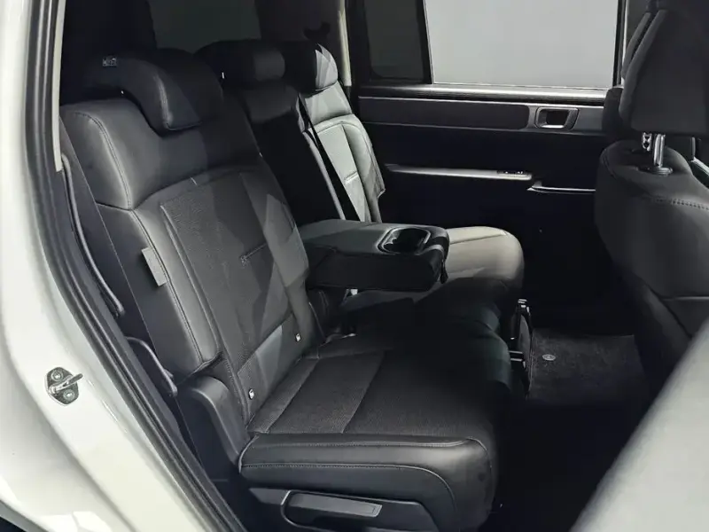 2025 Hyundai Santa Fe с пробегом 28 938 км