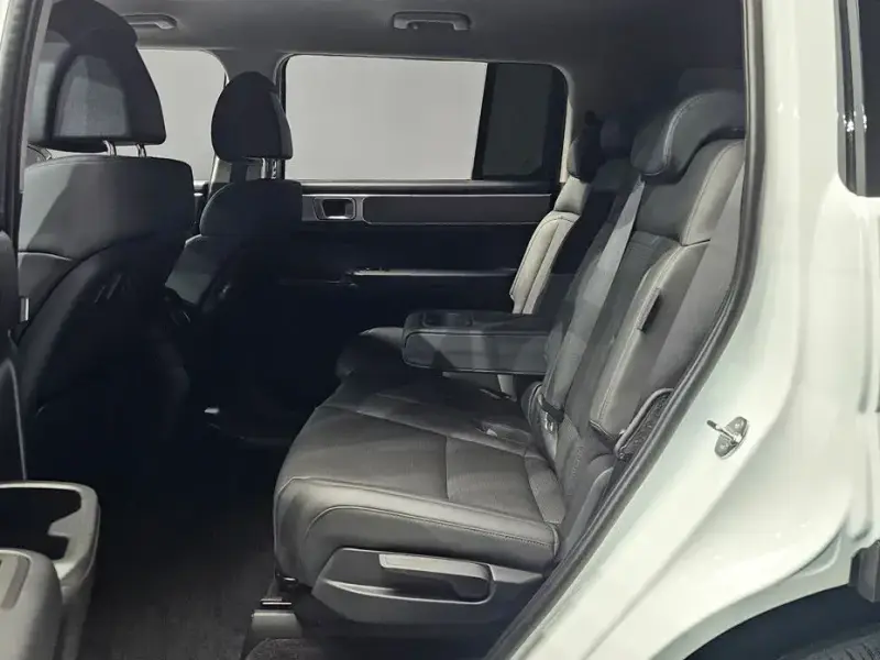 2025 Hyundai Santa Fe с пробегом 28 938 км