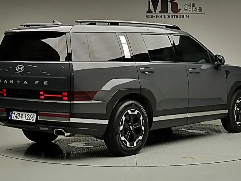 2025 Hyundai Santa Fe с пробегом 9 245 км