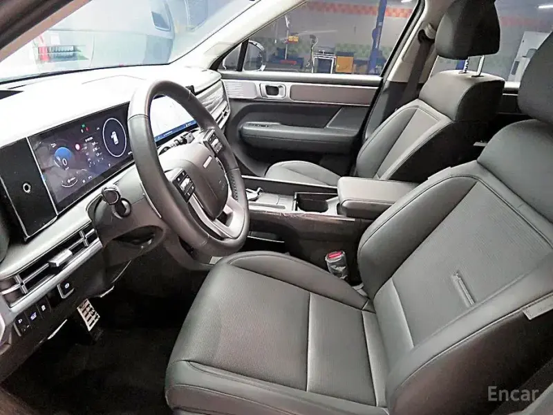 2025 Hyundai Santa Fe с пробегом 9 245 км