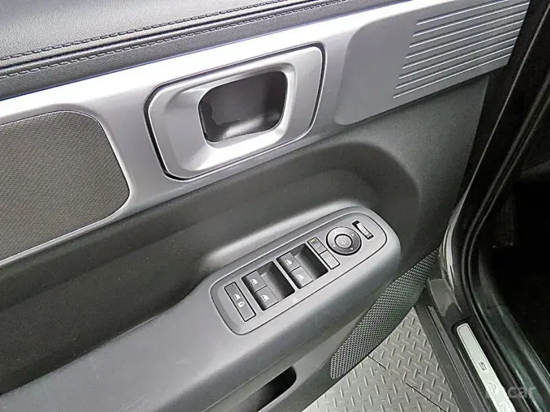 2025 Hyundai Santa Fe с пробегом 9 245 км