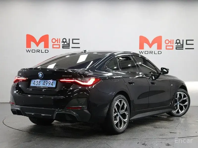 2024 BMW i4 с пробегом 11 802 км