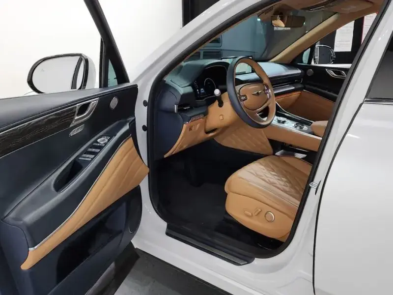 2023 Genesis GV80 с пробегом 19 203 км
