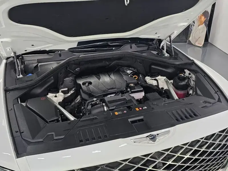 2023 Genesis GV80 с пробегом 25 166 км