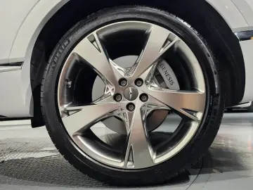 2023 Genesis GV80 с пробегом 25 166 км