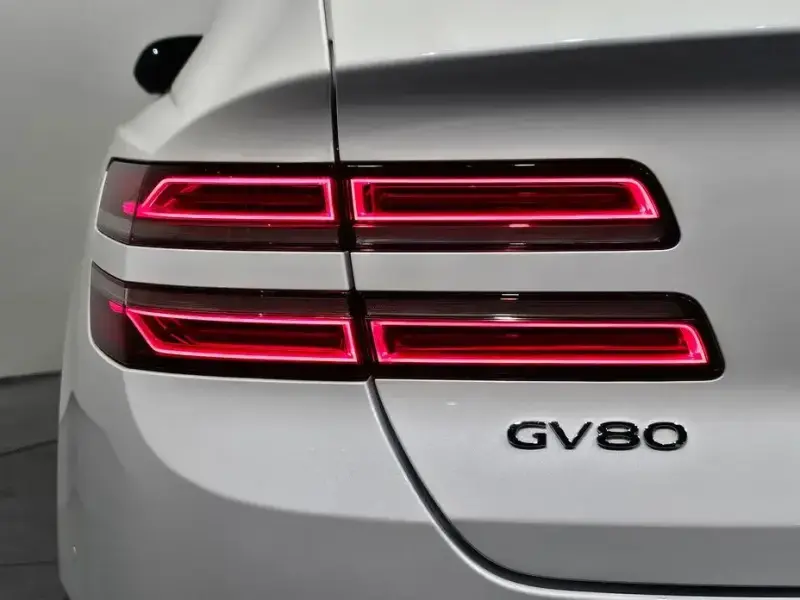2023 Genesis GV80 с пробегом 25 166 км