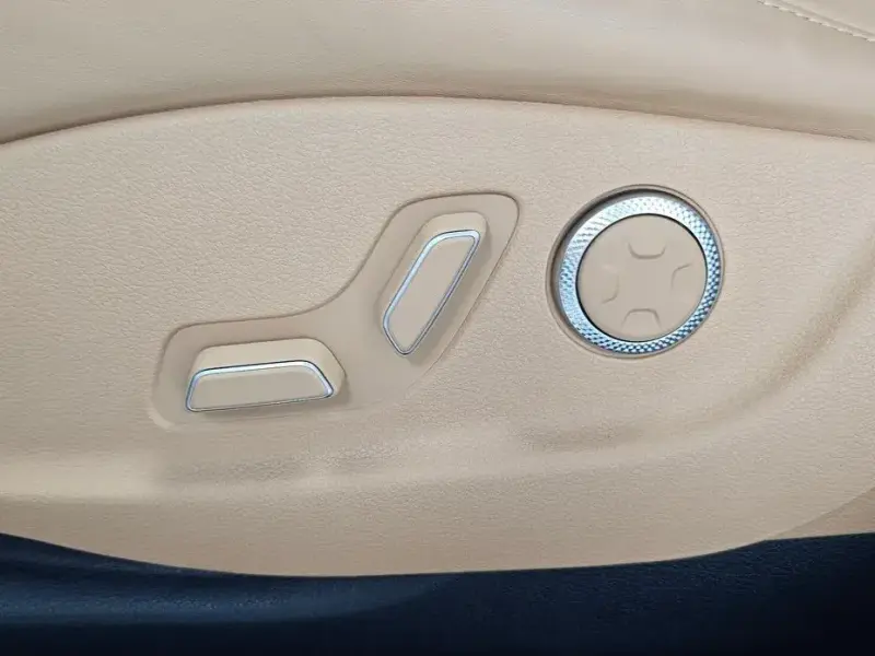 2023 Genesis GV80 с пробегом 25 166 км