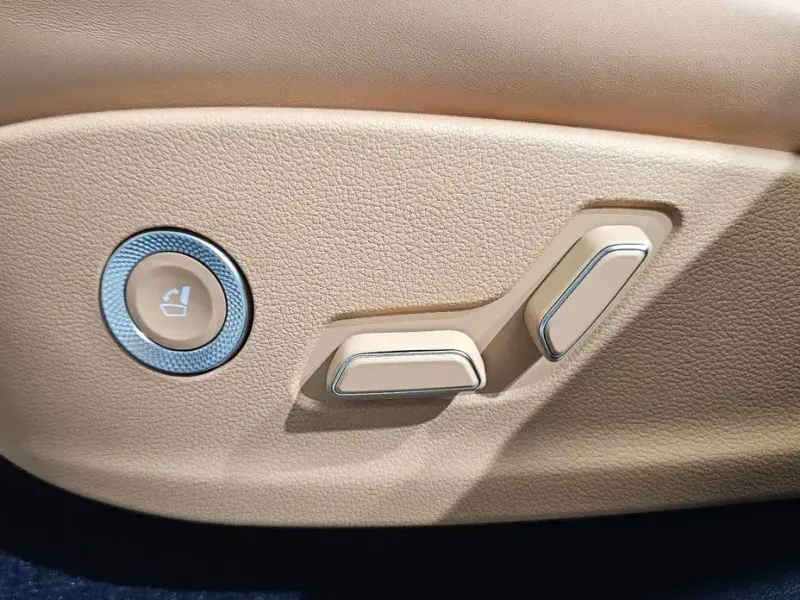 2023 Genesis GV80 с пробегом 25 166 км