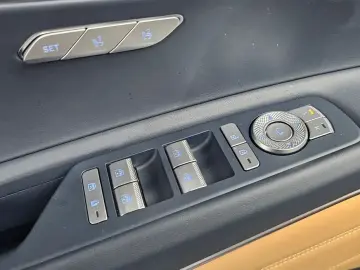 2023 Genesis GV80 с пробегом 25 166 км