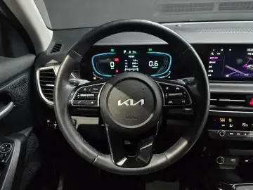 2025 Kia Seltos с пробегом 12 158 км