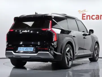 2023 Kia EV9 с пробегом 64 235 км