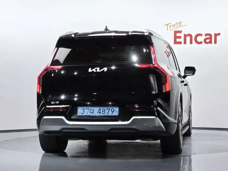 2023 Kia EV9 с пробегом 64 235 км