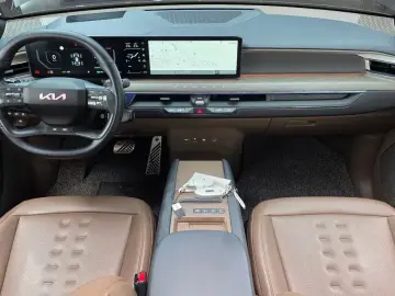 2023 Kia EV9 с пробегом 64 235 км