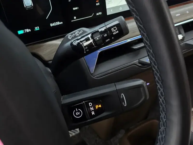 2023 Kia EV9 с пробегом 64 235 км