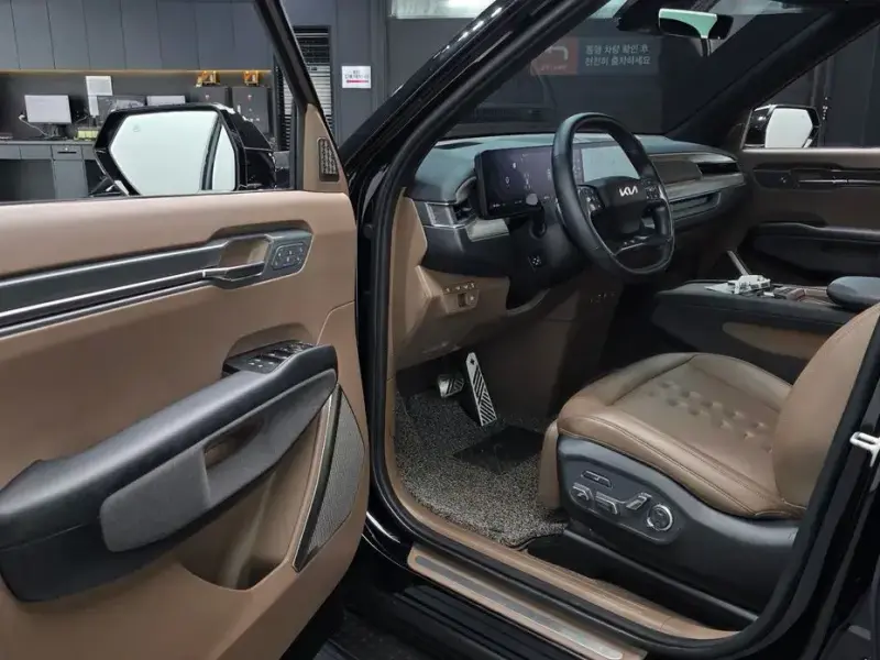 2023 Kia EV9 с пробегом 64 235 км