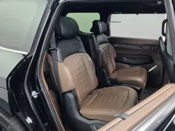 2023 Kia EV9 с пробегом 64 235 км