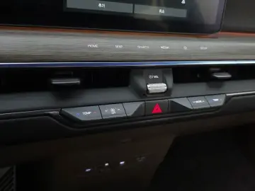 2023 Kia EV9 с пробегом 64 235 км