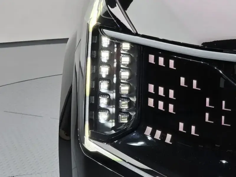 2023 Kia EV9 с пробегом 64 235 км