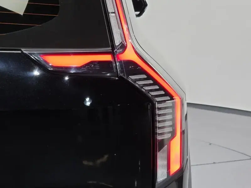 2023 Kia EV9 с пробегом 64 235 км
