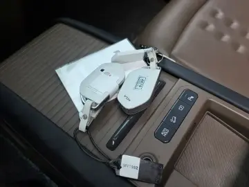 2023 Kia EV9 с пробегом 64 235 км