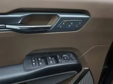 2023 Kia EV9 с пробегом 64 235 км