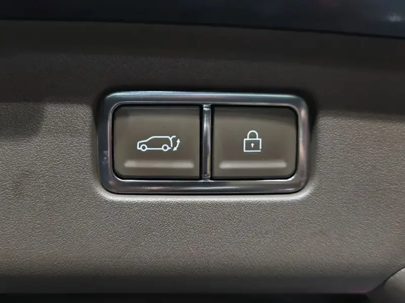 2023 Kia EV9 с пробегом 64 235 км