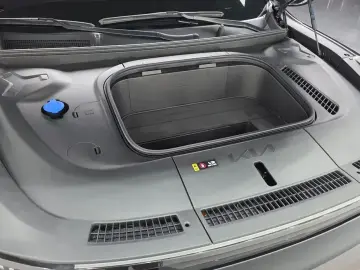 2024 Kia EV9 с пробегом 38 353 км