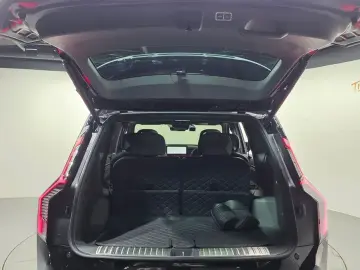 2024 Kia EV9 с пробегом 38 353 км