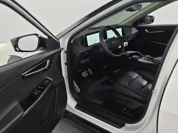 2024 Kia EV6 с пробегом 29 635 км