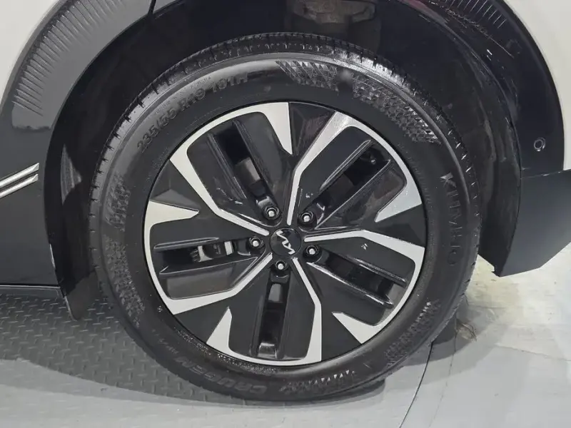 2024 Kia EV6 с пробегом 29 635 км